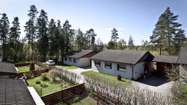 Taloyhtiö Heinolassa öljystä maalämpöön
