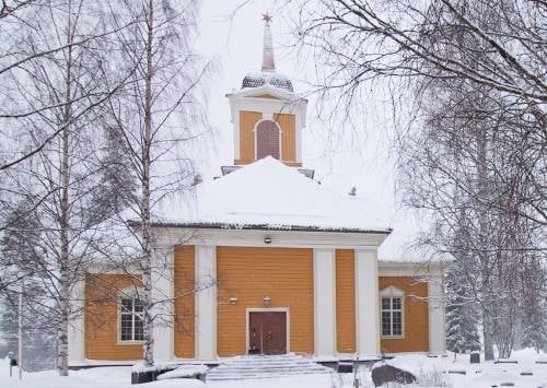 Ylikiimingin kirkko sähkö- ja öljylämmityksestä maalämpöön