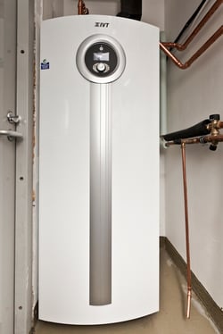 IVT maalämpöpumppu ja erillinen lämminvesivaraaja.jpg