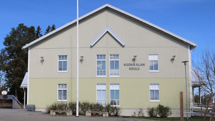 Kuokkalan koulun tontille porattiin kuusi 300 metriä syvää lämpökaivoa eli energiakaivoa.